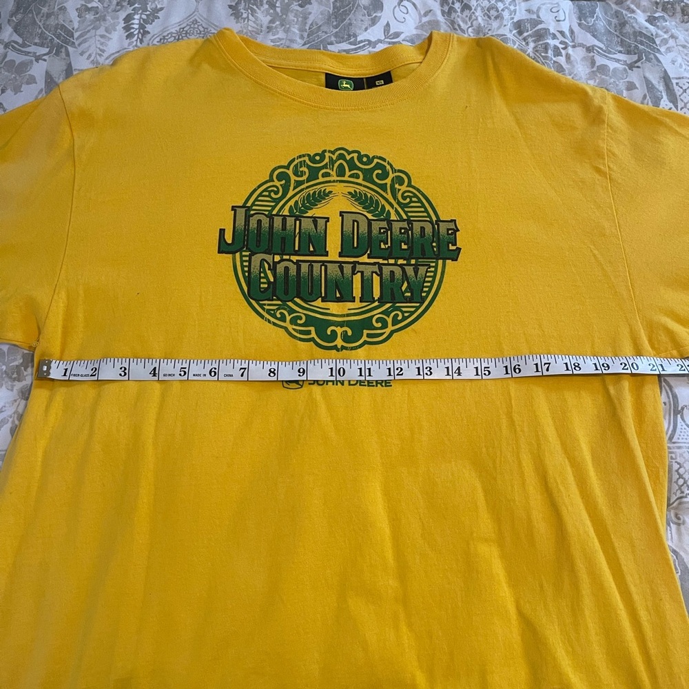 NWOT
John Deere Yellow Xl Men’s Farmhand Shirt
